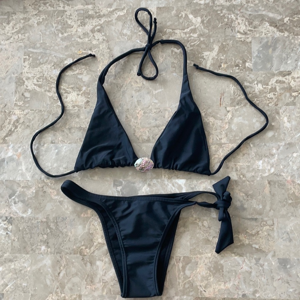 NWT Brazilian Black Bikini with Abalone Shell 🔥